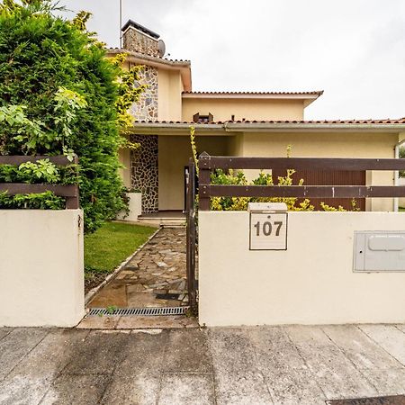 Amorosa Villa, 500M From The Beach By House And People Exterior foto