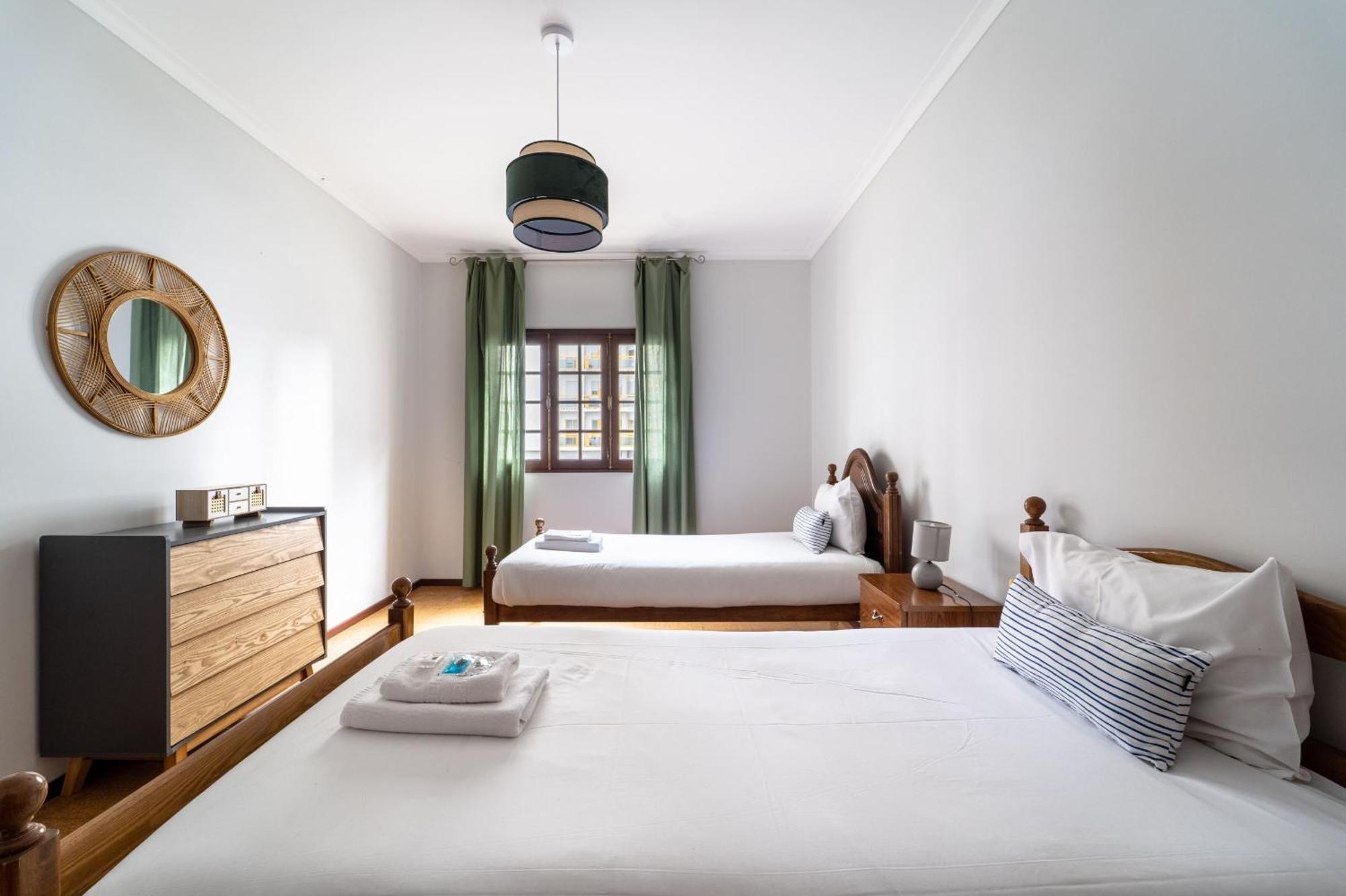 Amorosa Villa, 500M From The Beach By House And People Exterior foto