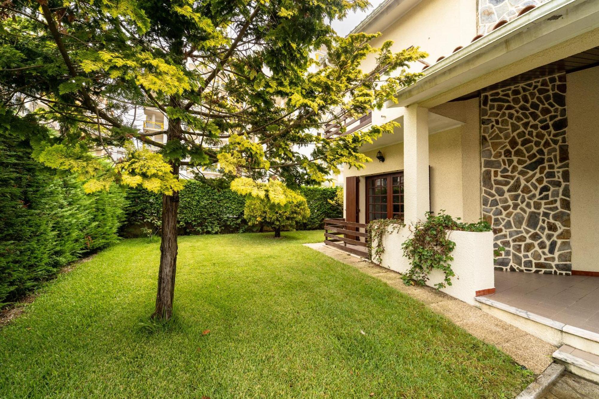 Amorosa Villa, 500M From The Beach By House And People Exterior foto